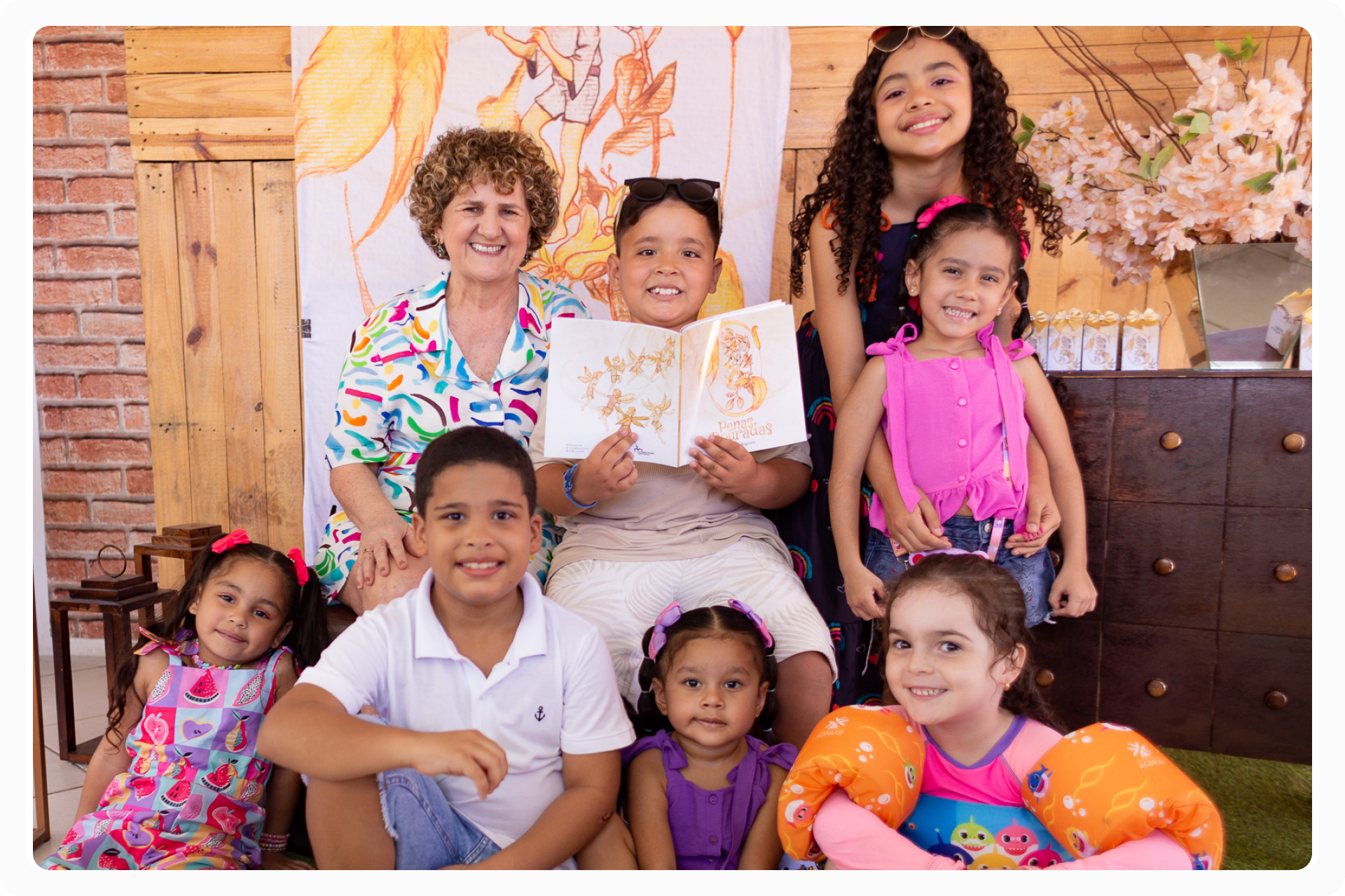 Solange Nogueira - Lançamento Livros Penas Douradas